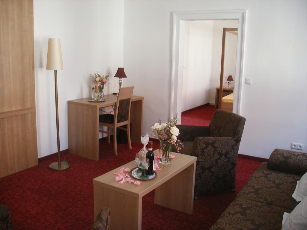 Boutiquehotel Goldene Rose - Self-Check-In Rothenburg ob der Tauber Dış mekan fotoğraf